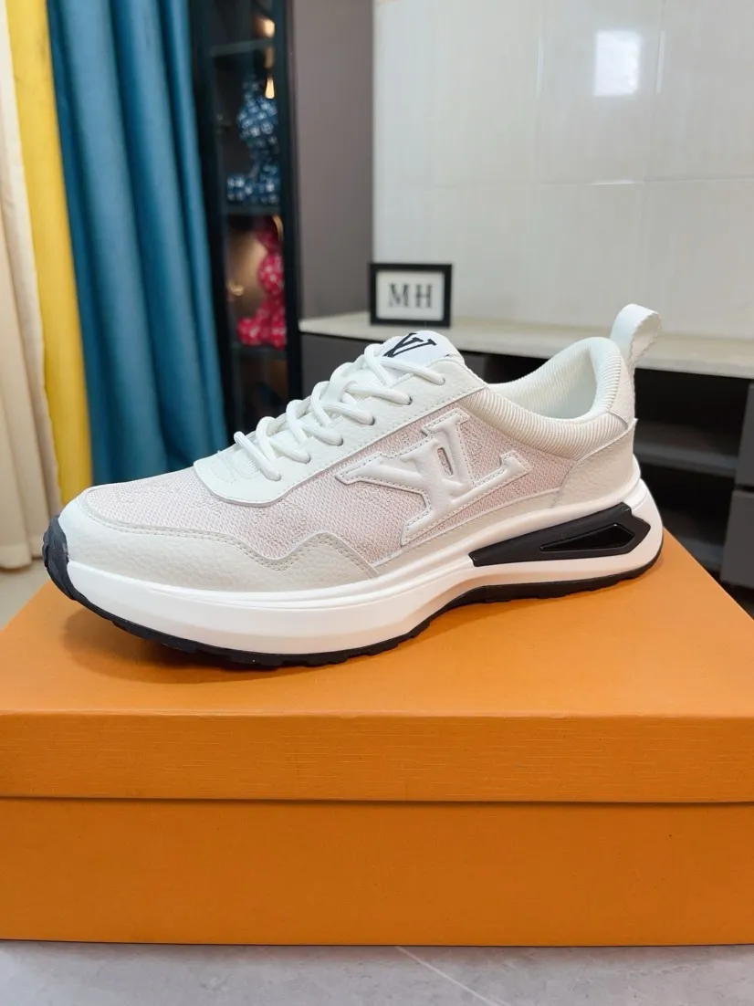 Men's shoes💰458🌸🌸【LV】Louis Vuitton🔍Top Purchasing Agency🇮🇹 Lu Street Fashion God's new sports shoes are coming and are on sale at the counter simultaneously. Original factory configuration, original cowhide fabric imported from Italy, high-quality embossed splicing complex process, sports fashionista, imported water-dyed sheepskin lining, sole: Wang Yuan factory specializes in original sole super comfortable, original factory follow-up goods 🔍🔍High quality, you can enter and leave the counter at will, welcome to compare and synchronize with the counter, code number 38-44, 45 customized